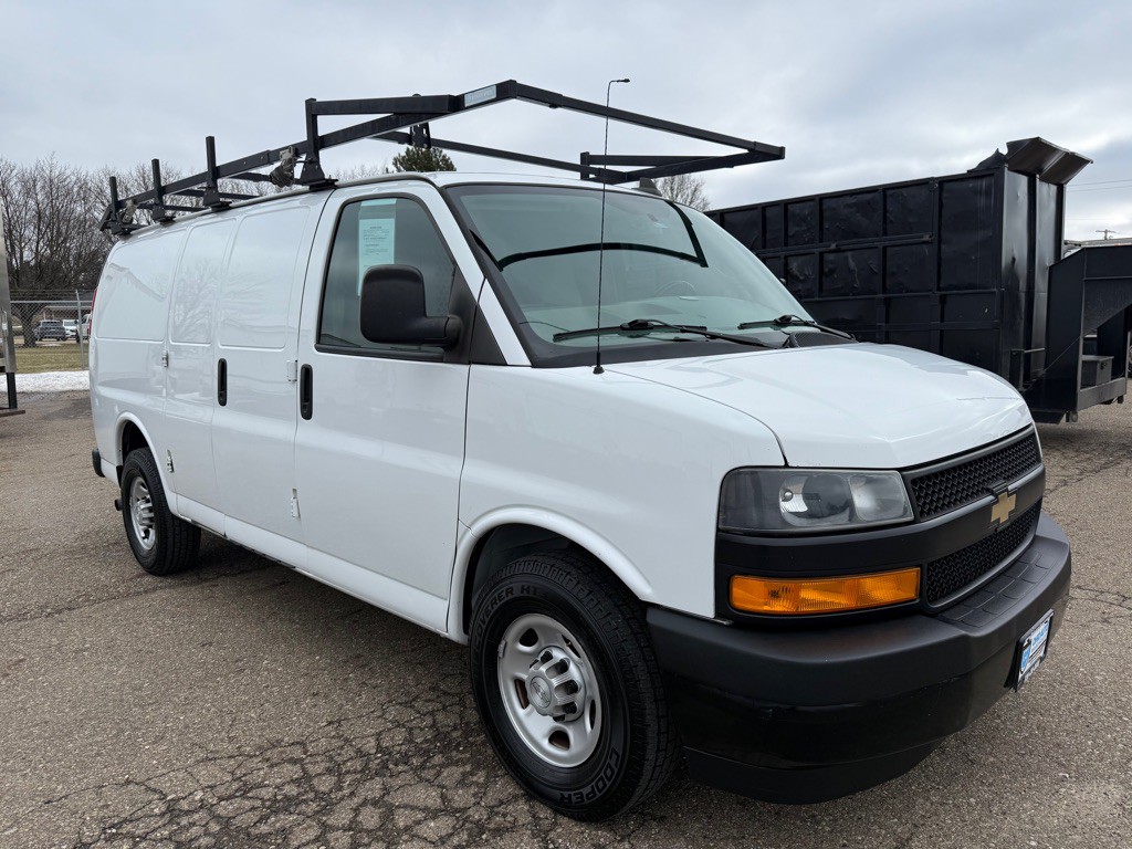 2019 Chevrolet Express Image 3