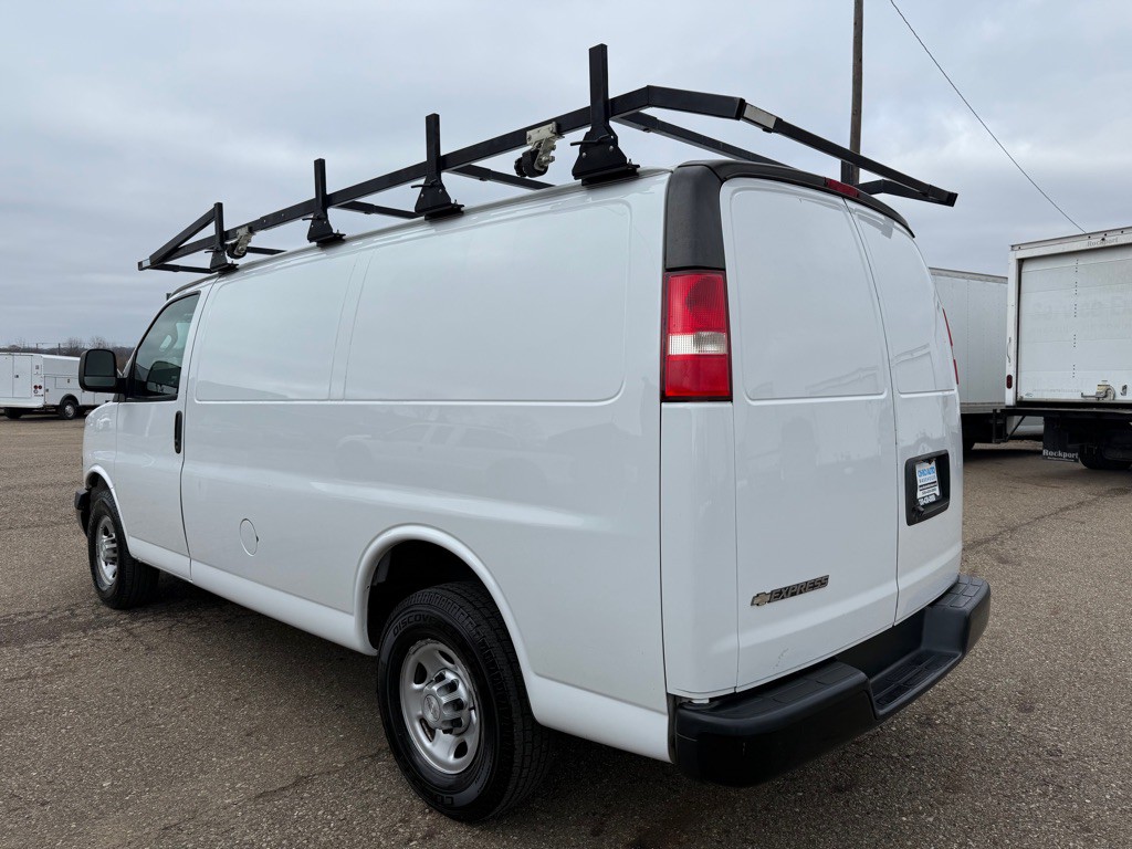 2019 Chevrolet Express Image 6