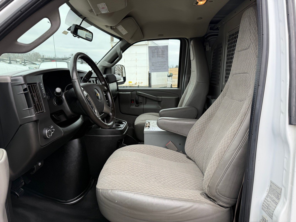 2019 Chevrolet Express Image 12