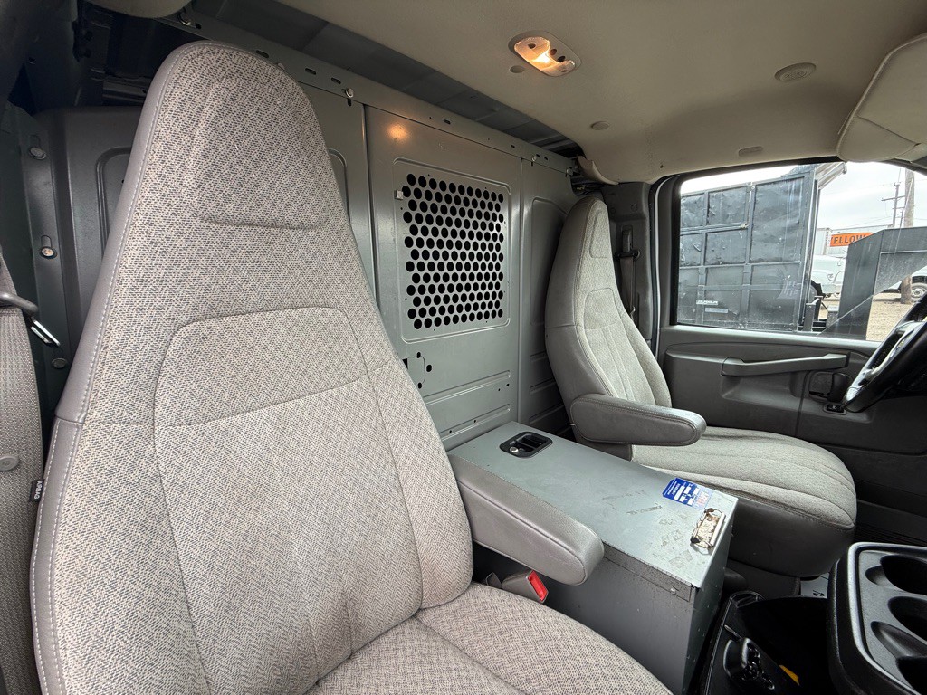 2019 Chevrolet Express Image 16