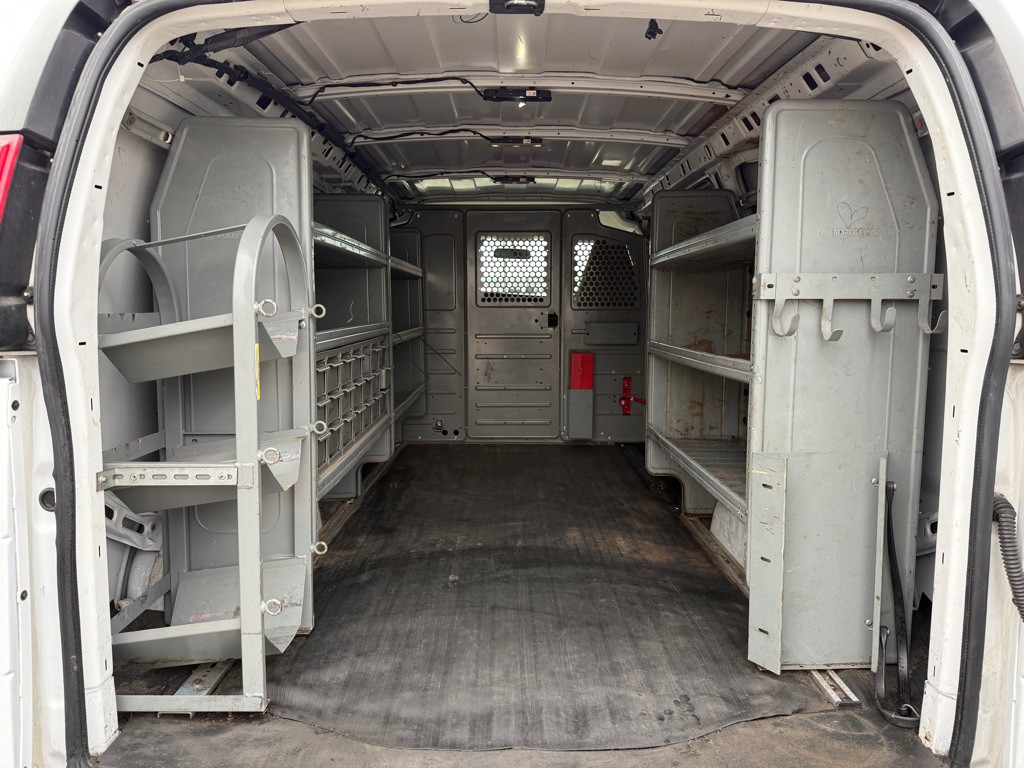 2019 Chevrolet Express Image 20