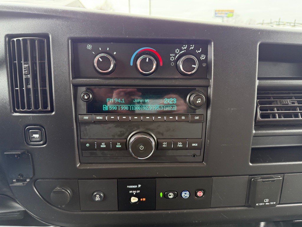 2019 Chevrolet Express Image 25