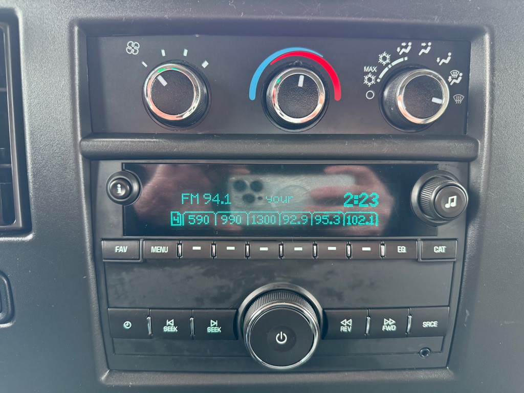 2019 Chevrolet Express Image 26