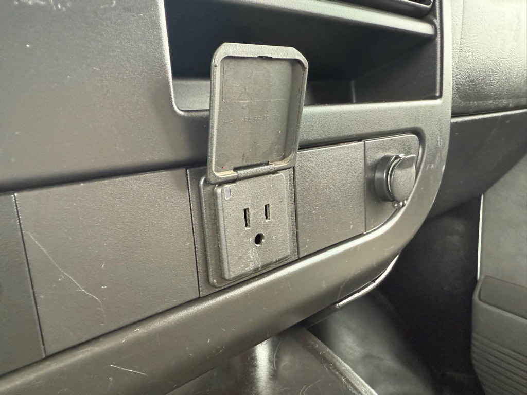 2019 Chevrolet Express Image 28