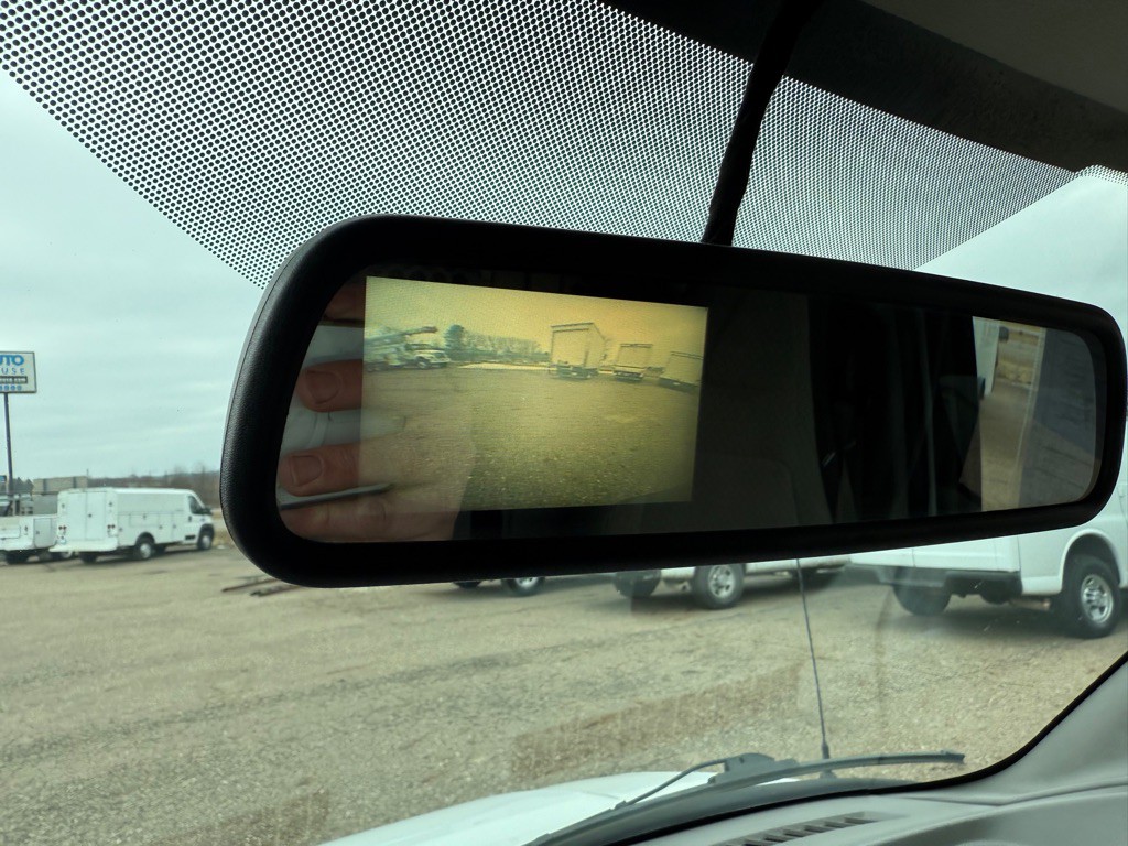 2019 Chevrolet Express Image 32