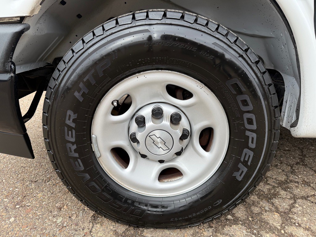 2019 Chevrolet Express Image 37