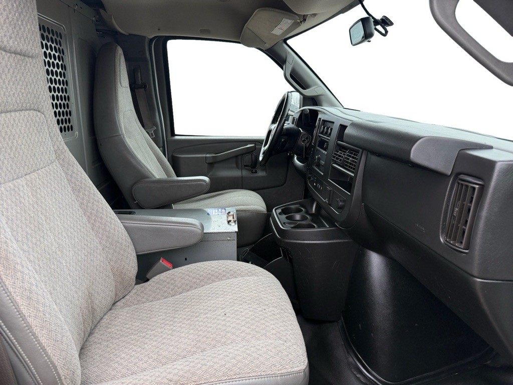 2019 Chevrolet Express Image 10