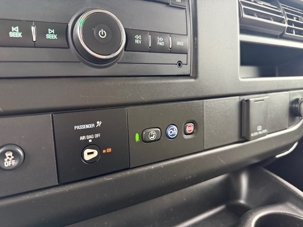 2019 Chevrolet Express Image 18