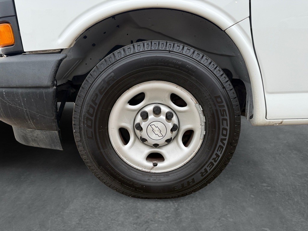 2019 Chevrolet Express Image 26