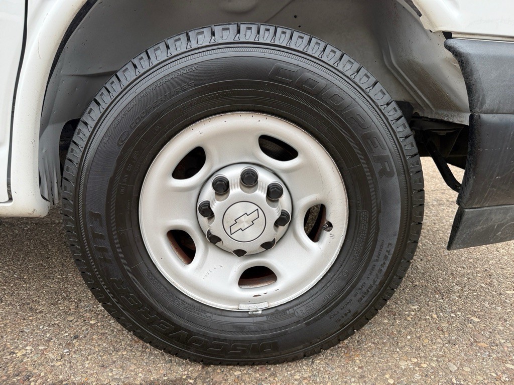 2019 Chevrolet Express Image 27