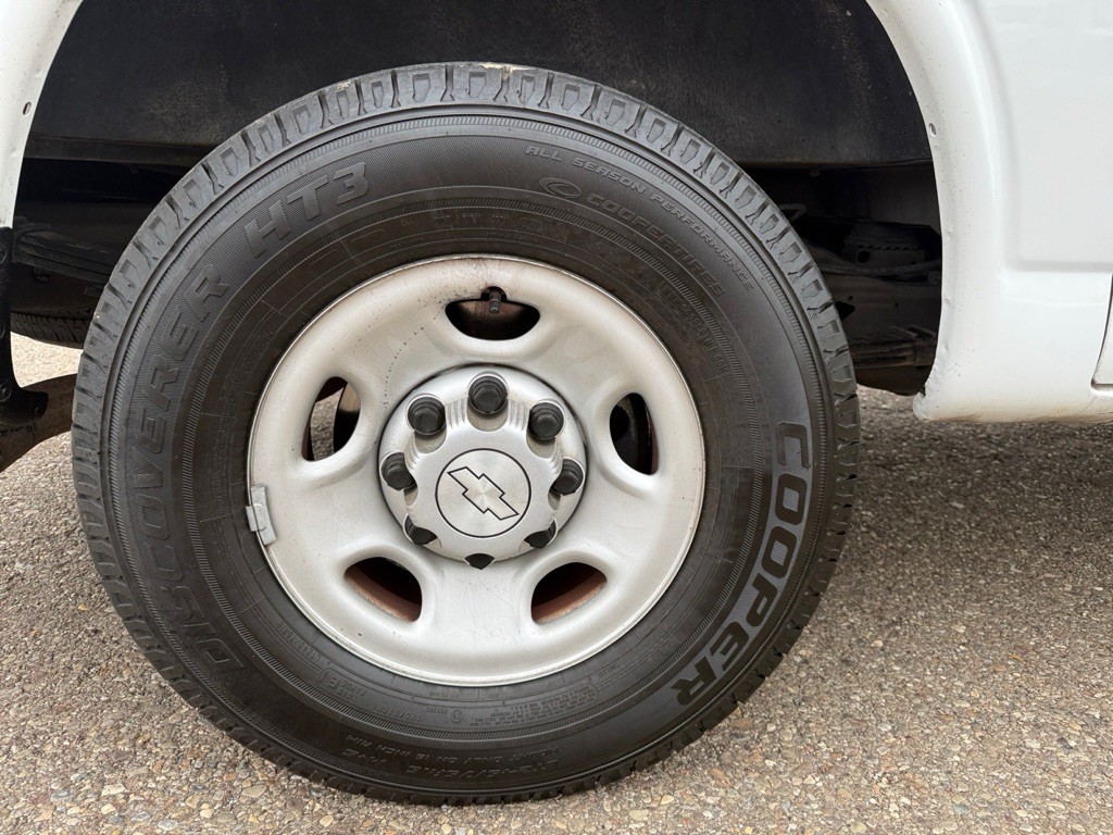 2019 Chevrolet Express Image 28