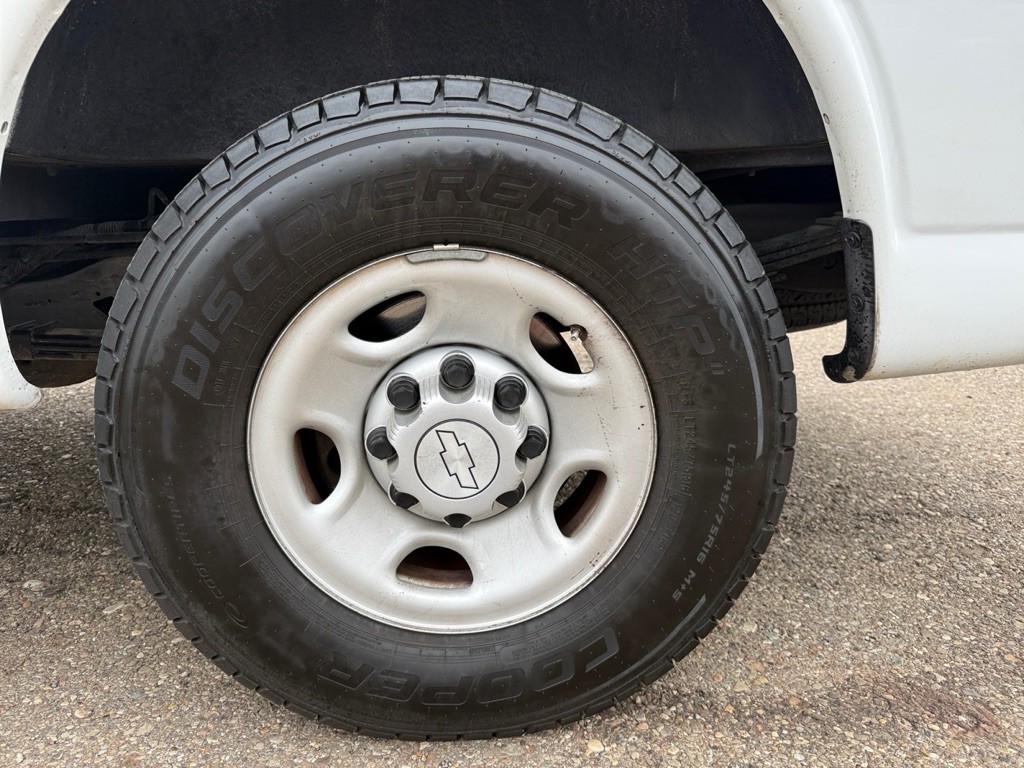 2019 Chevrolet Express Image 29