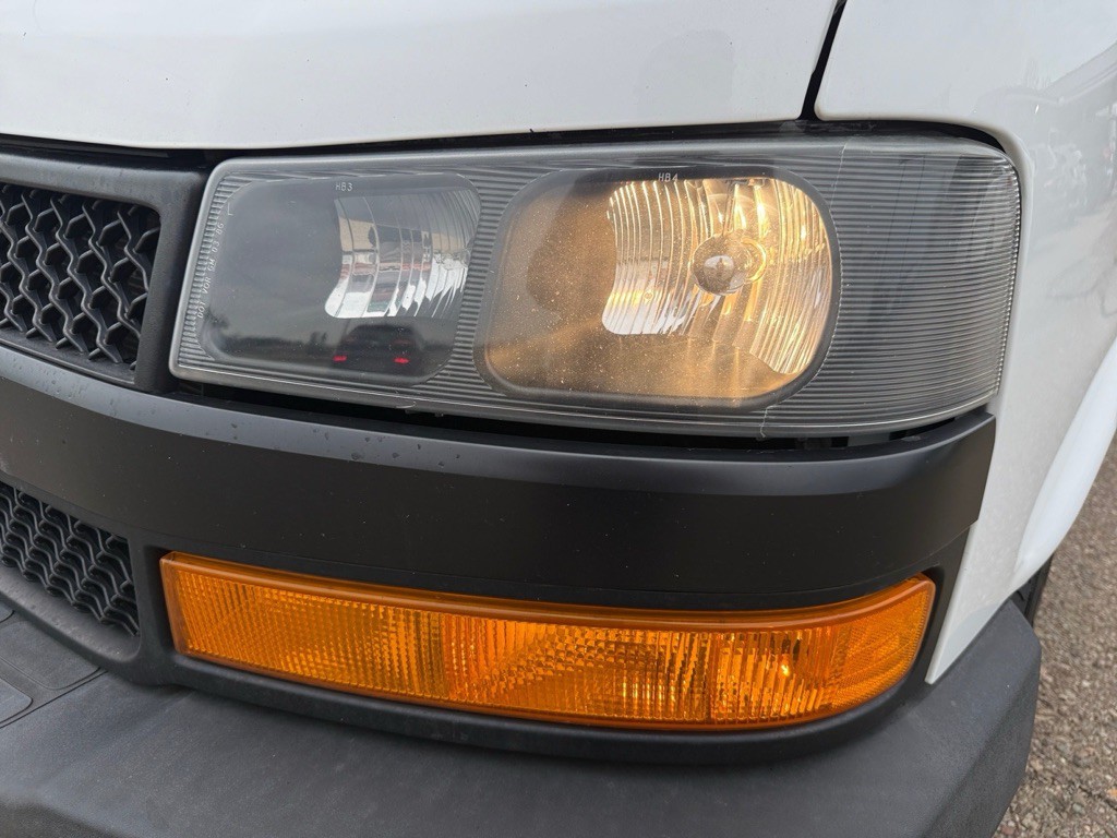 2019 Chevrolet Express Image 30