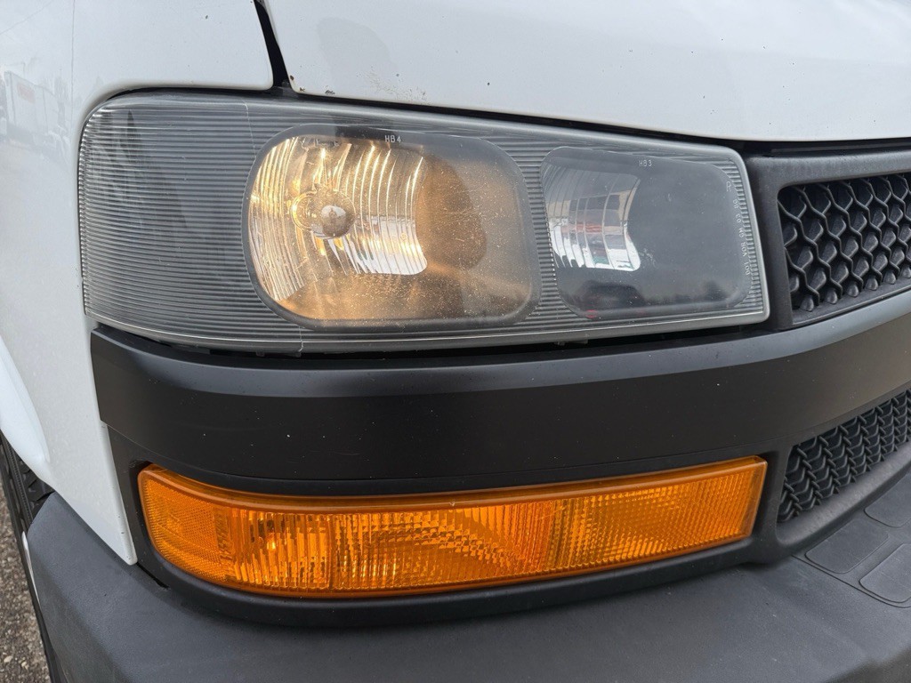 2019 Chevrolet Express Image 31