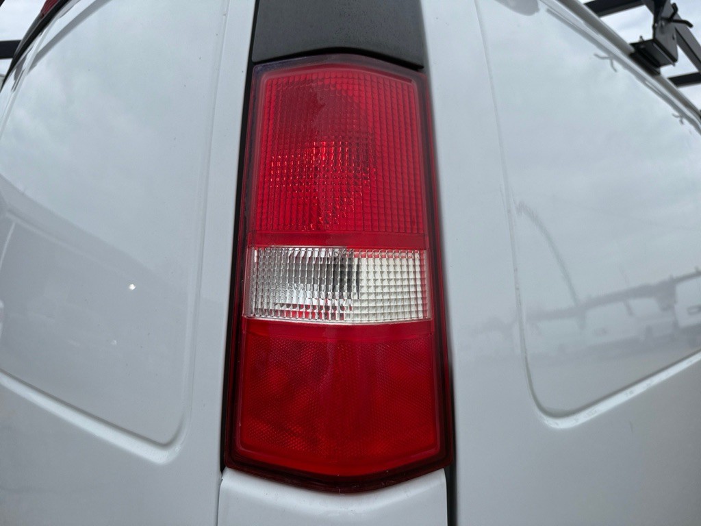 2019 Chevrolet Express Image 32