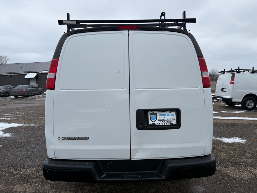2021 Chevrolet Express Image 7