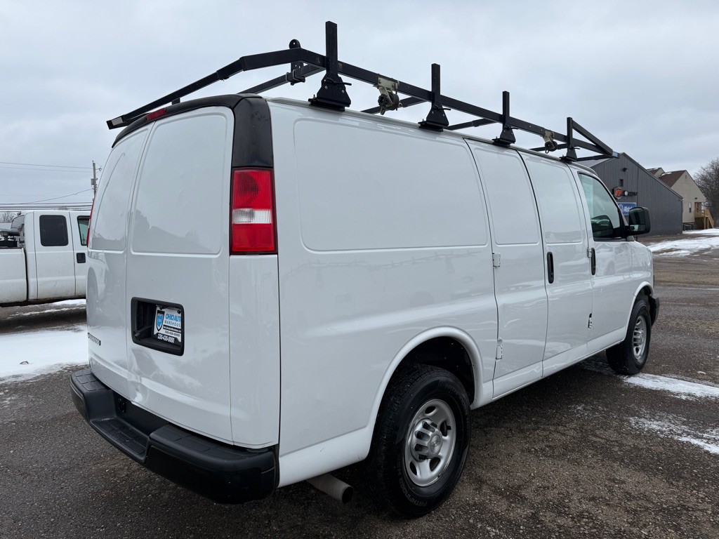 2021 Chevrolet Express Image 8