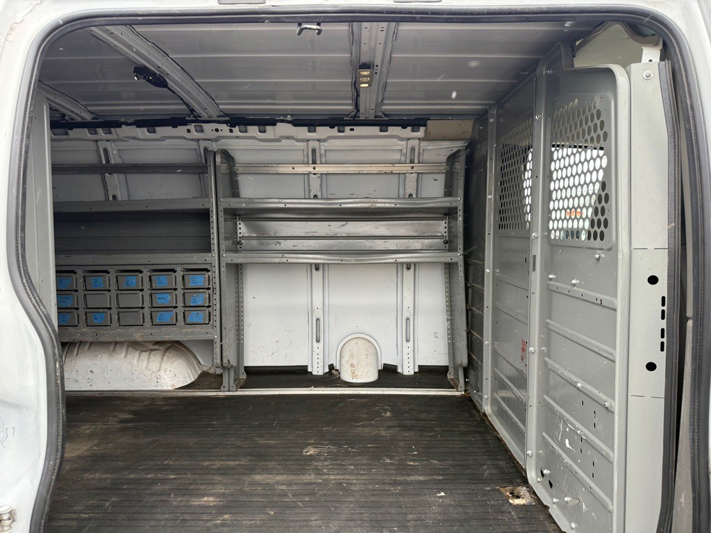 2021 Chevrolet Express Image 18