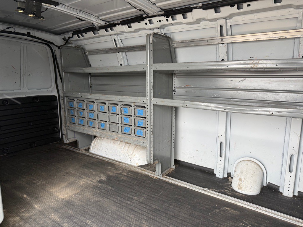 2021 Chevrolet Express Image 20