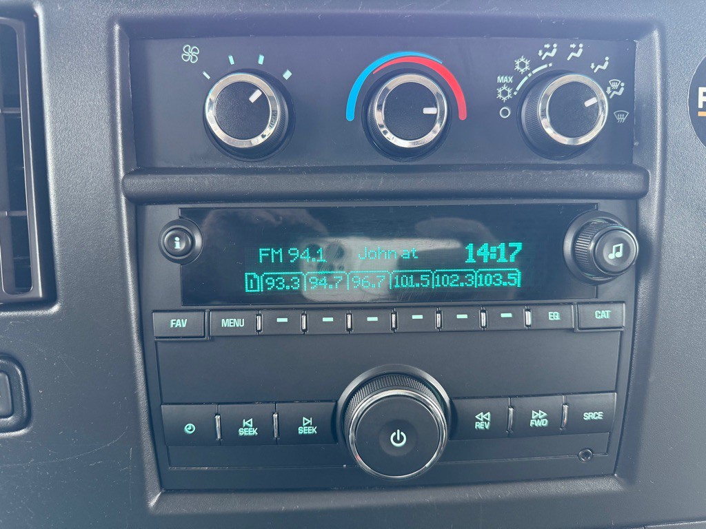 2021 Chevrolet Express Image 25