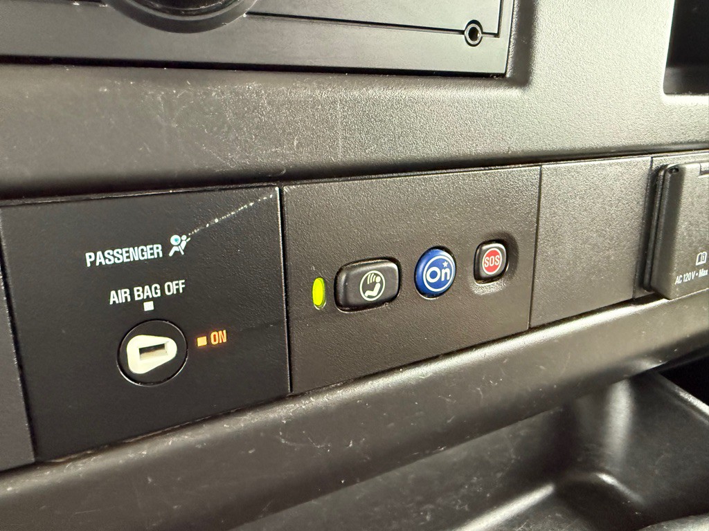 2021 Chevrolet Express Image 27