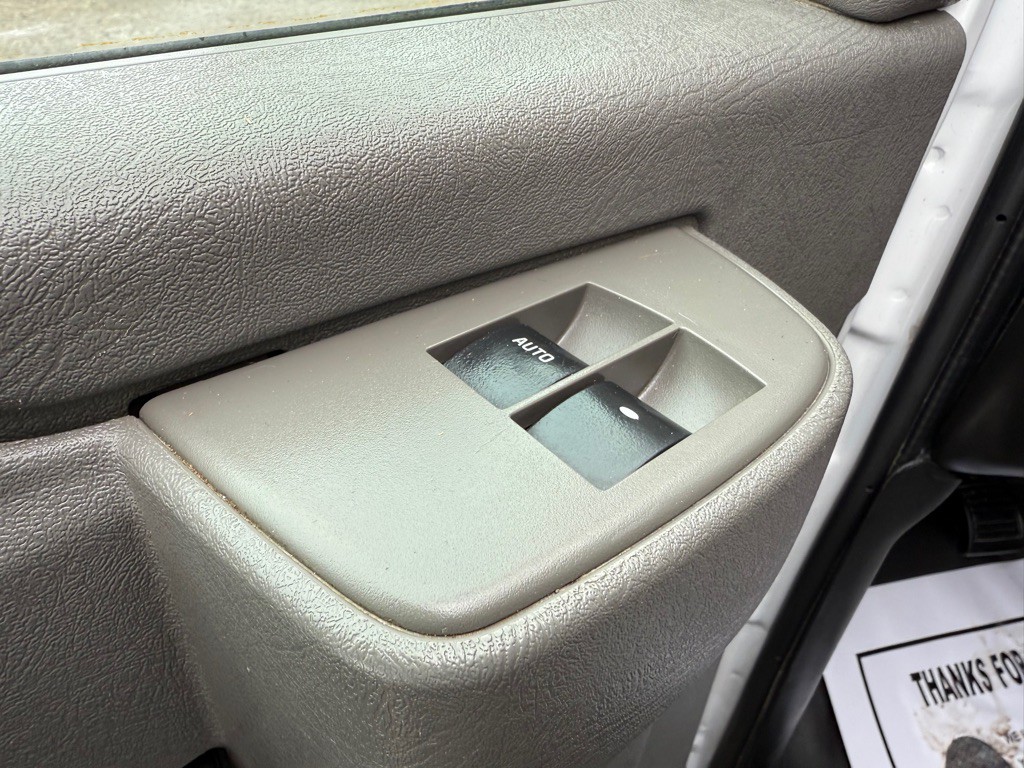 2021 Chevrolet Express Image 33