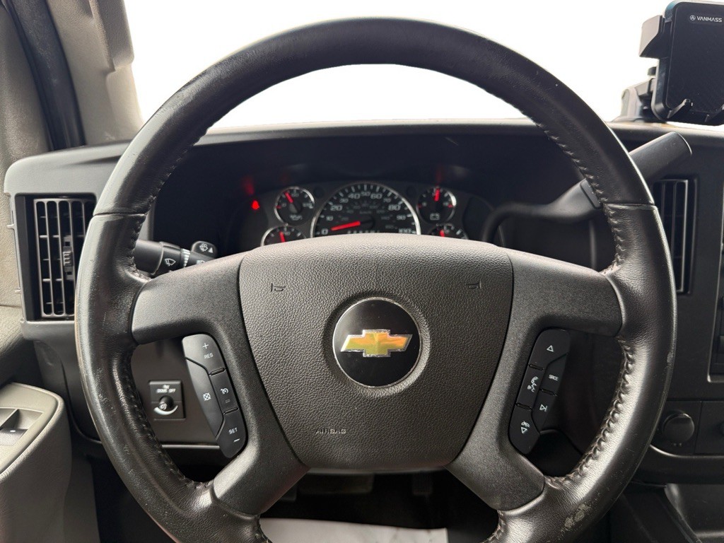 2021 Chevrolet Express Image 15
