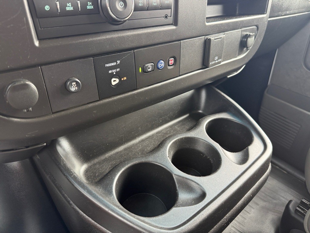 2021 Chevrolet Express Image 20