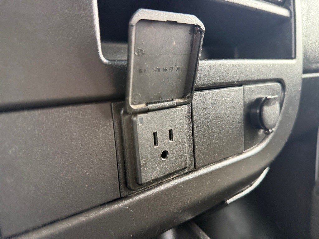 2021 Chevrolet Express Image 21