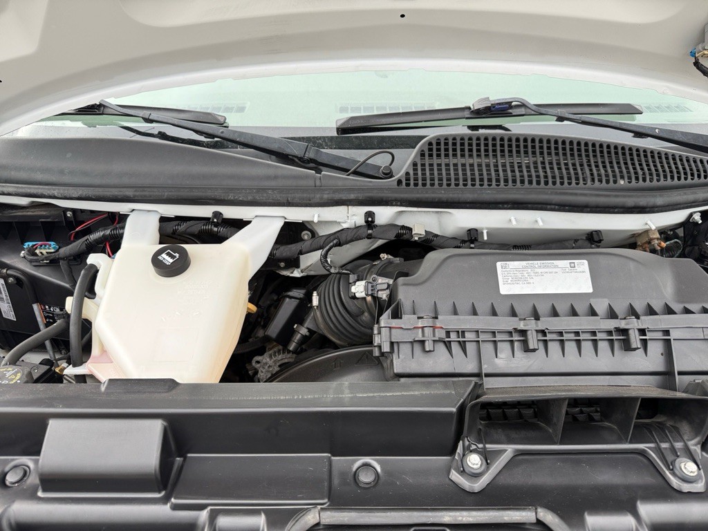 2021 Chevrolet Express Image 26