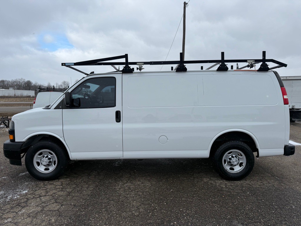 2019 Chevrolet Express Image 4
