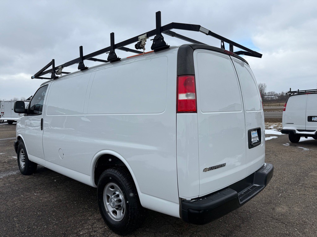 2019 Chevrolet Express Image 6