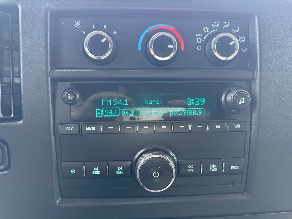 2019 Chevrolet Express Image 21