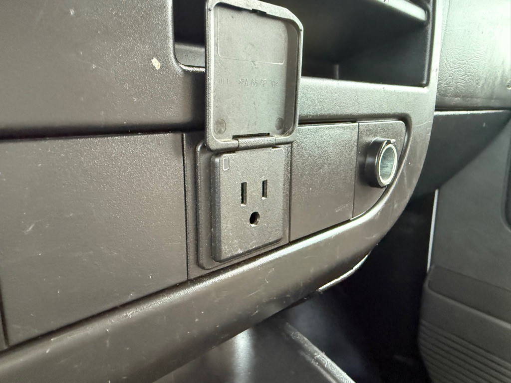 2019 Chevrolet Express Image 24