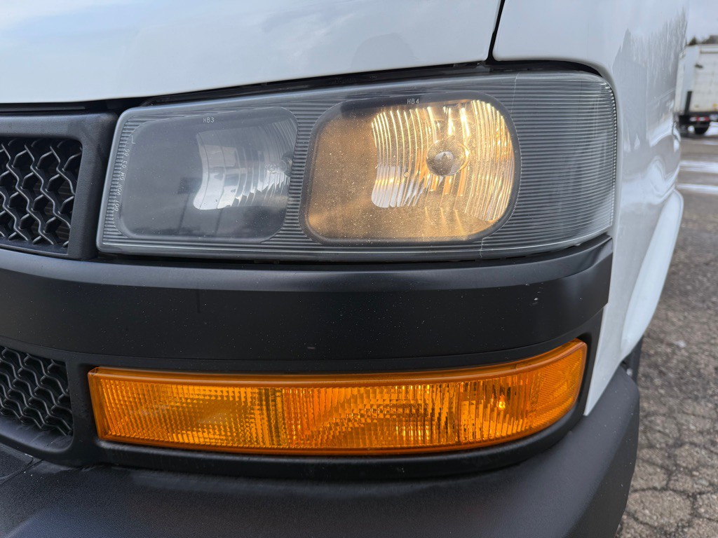 2019 Chevrolet Express Image 29