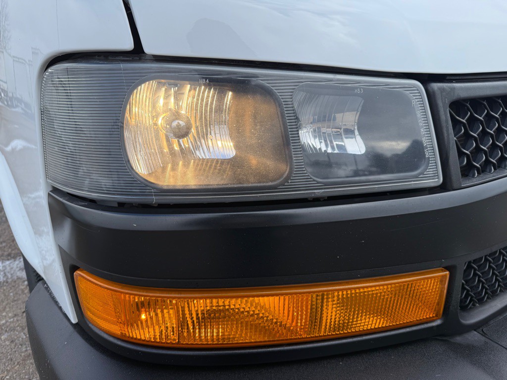 2019 Chevrolet Express Image 30