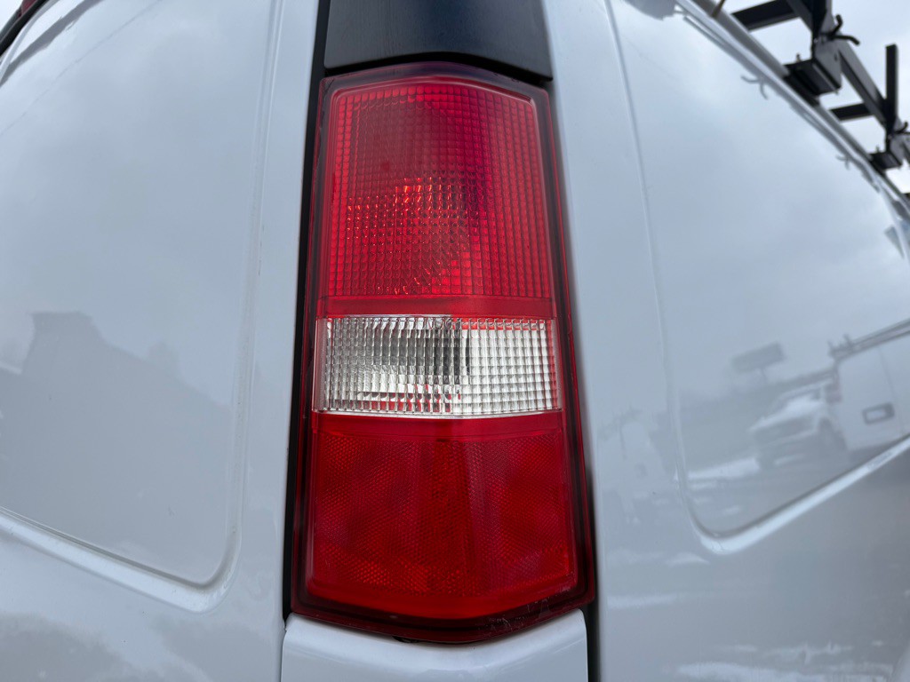 2019 Chevrolet Express Image 31