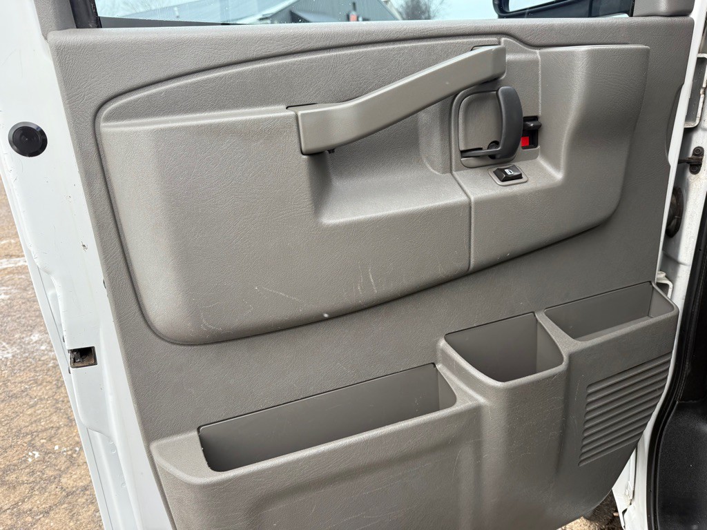 2019 Chevrolet Express Image 37