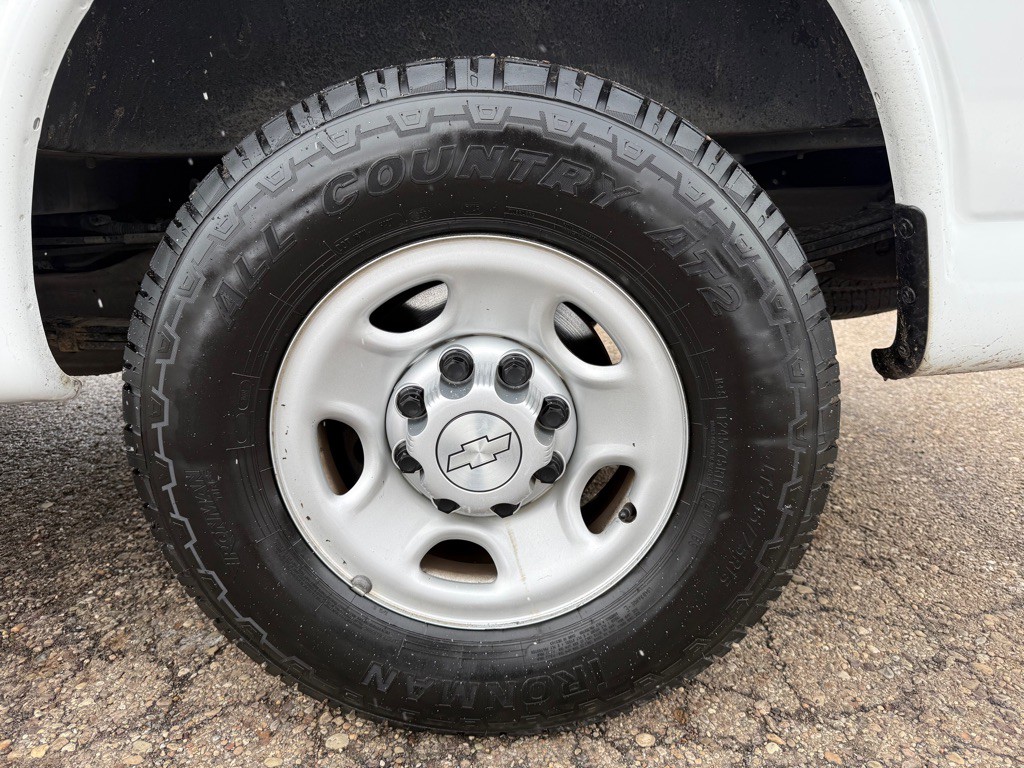 2019 Chevrolet Express Image 43