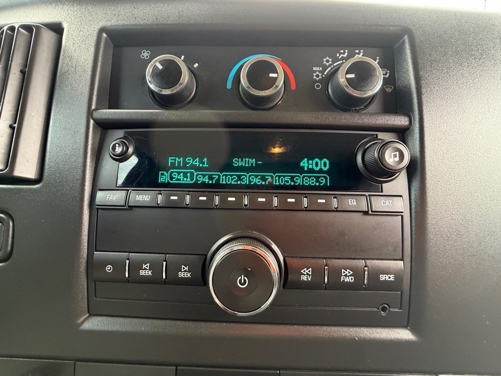 2019 Chevrolet Express Image 17