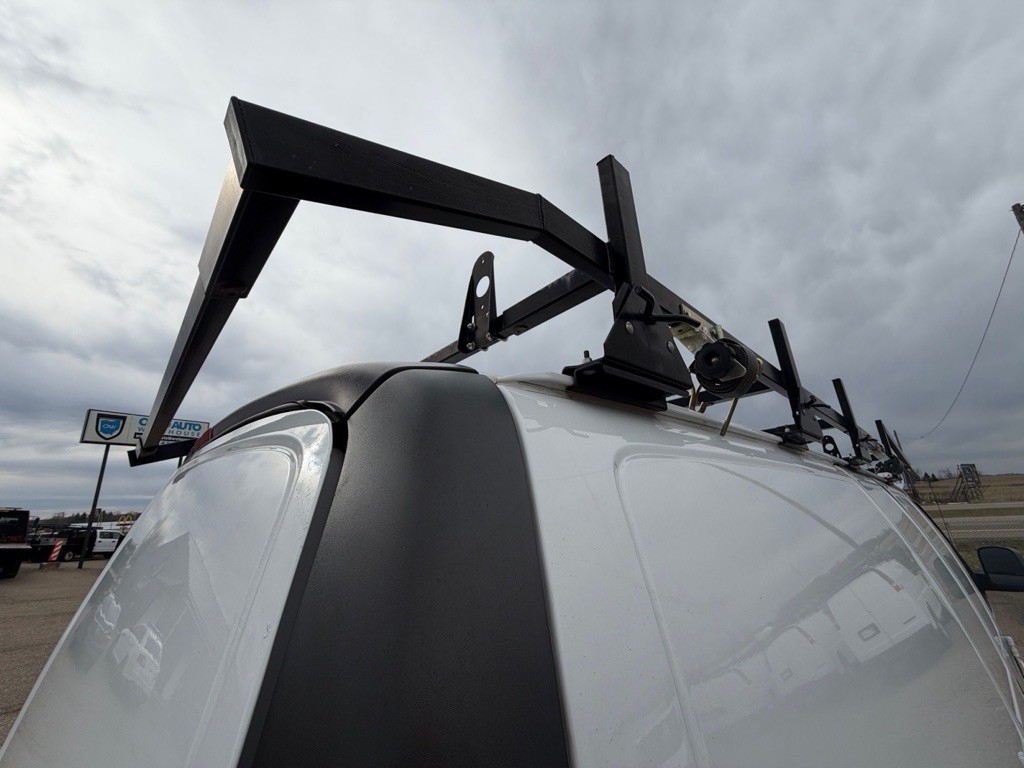 2019 Chevrolet Express Image 25