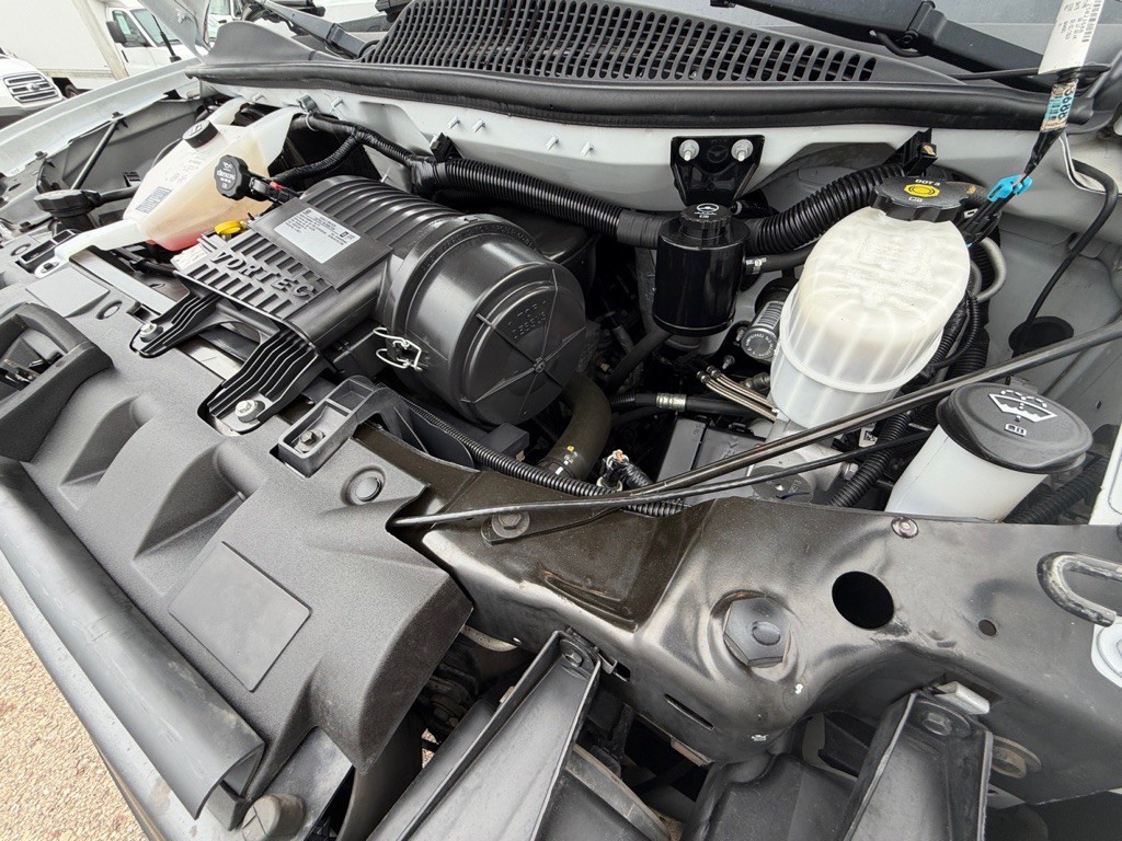 2019 Chevrolet Express Image 32