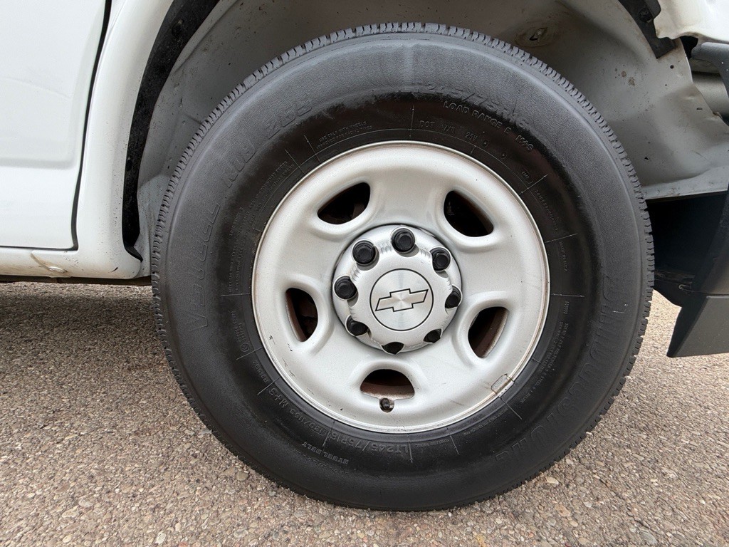 2019 Chevrolet Express Image 35