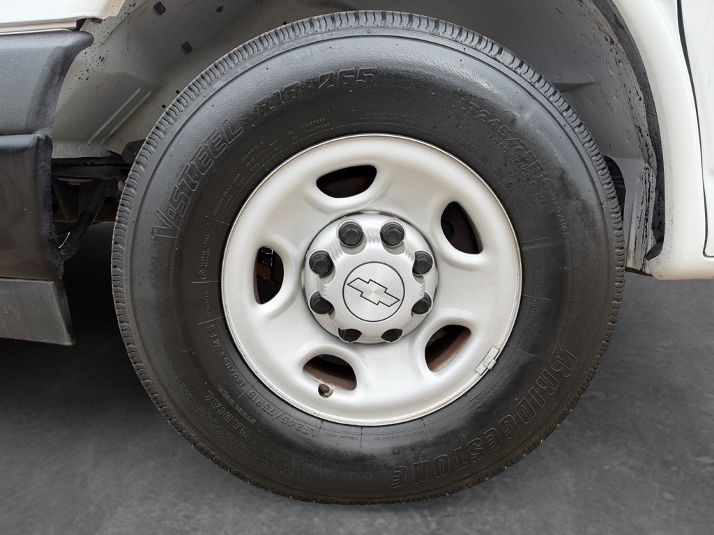 2019 Chevrolet Express Image 36