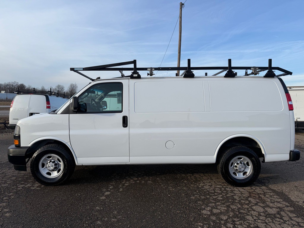 2020 Chevrolet Express Image 4