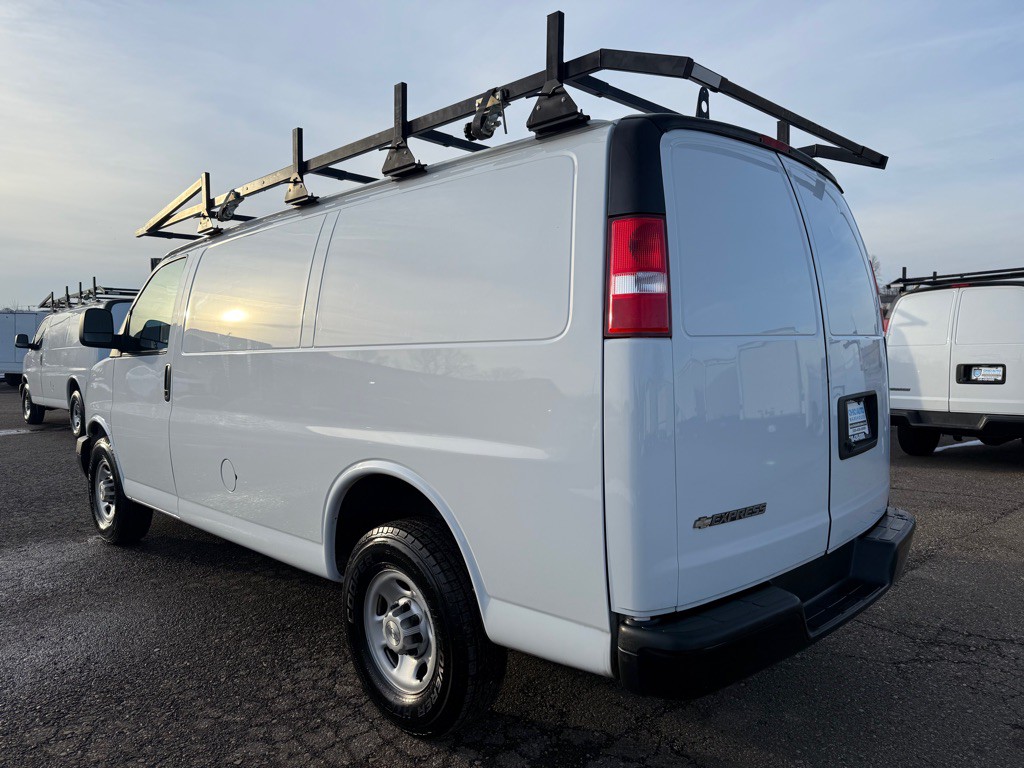 2020 Chevrolet Express Image 6