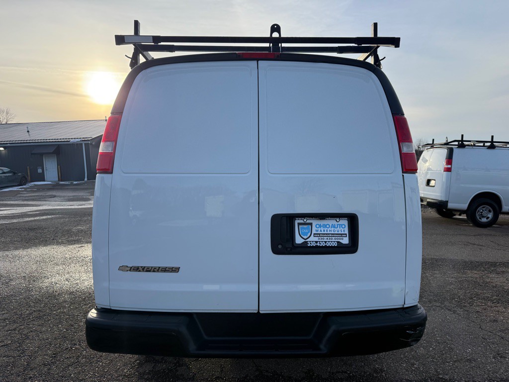2020 Chevrolet Express Image 7