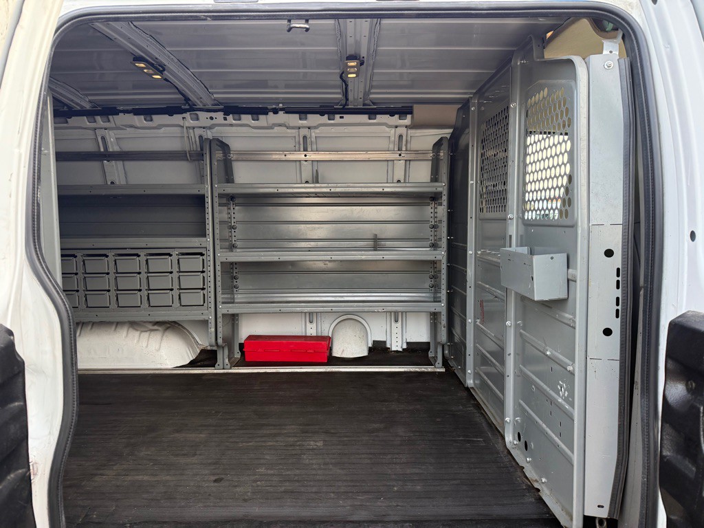 2020 Chevrolet Express Image 18