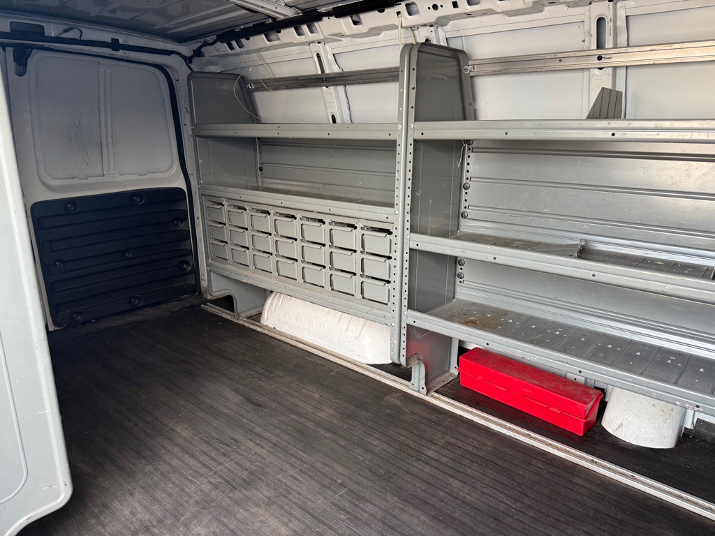 2020 Chevrolet Express Image 19