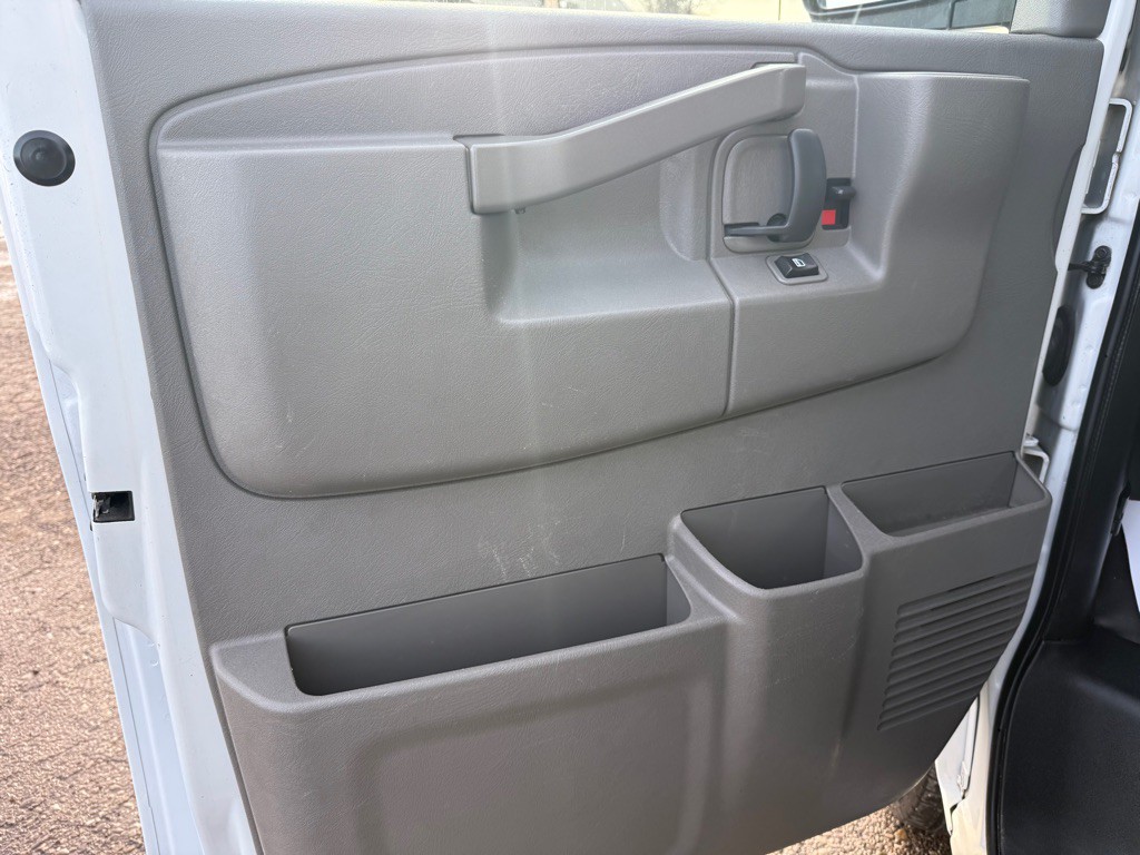 2020 Chevrolet Express Image 36